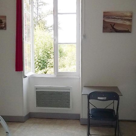 Locations Rives De Seugne - De Gaulle Apartment Jonzac Room photo