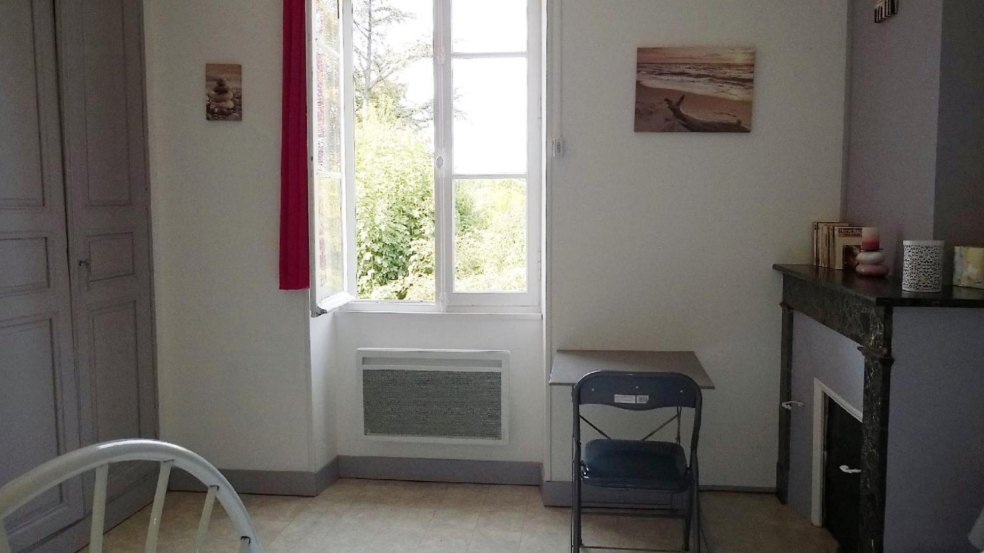 Locations Rives De Seugne - De Gaulle Apartment Jonzac Room photo